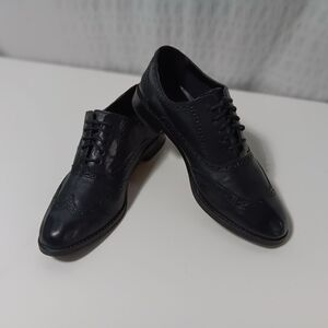 Ladies Cole Haan Leather Wingtip Oxford . Size 7.5